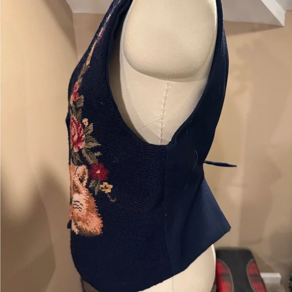 Vintage Fox and Floral Tapestry Vest - Picture 2 of 7